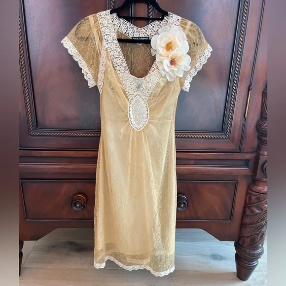Dolce & Gabbana | Dresses | Dolce Gabbana Vintage Lace Dress | Poshmark